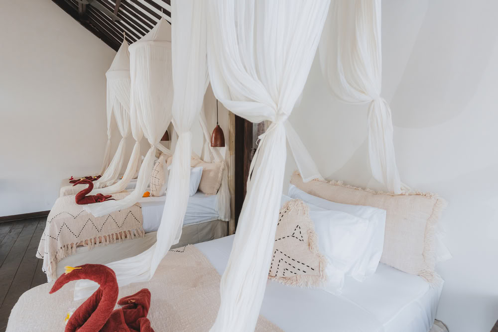 200-timmars/300-timmars hybrid yogalärarutbildning – 26 juli–4 aug.