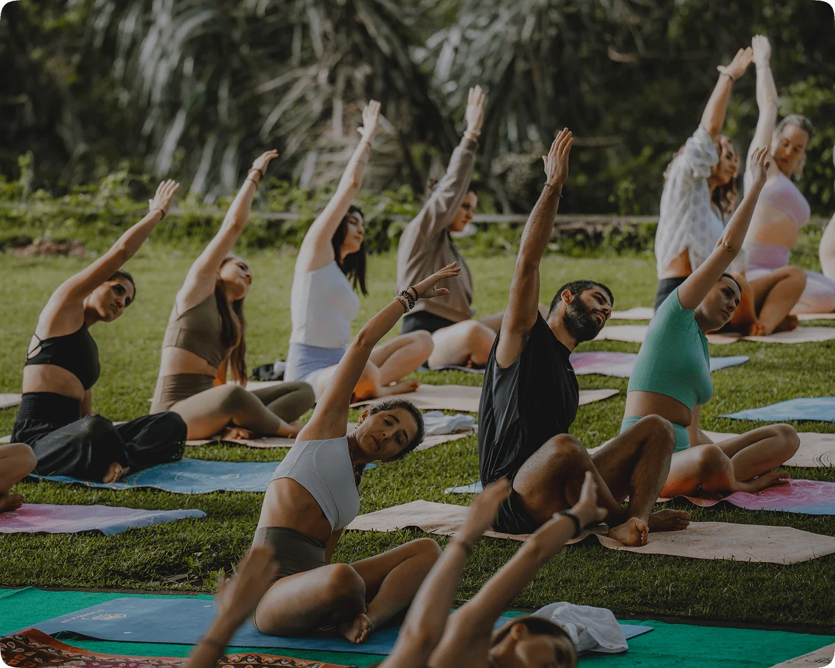 200-timmars/300-timmars hybrid yogalärarutbildning – 26 juli–4 aug.