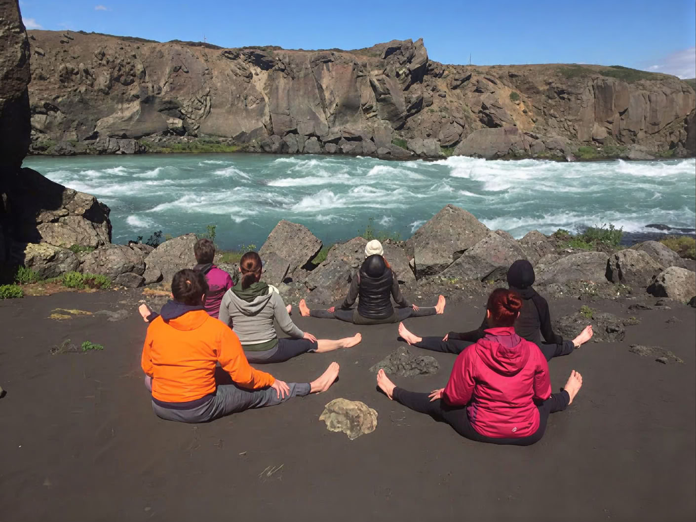 Yoga- och vandringsretreat under midnattssolen på Island – datum 2026