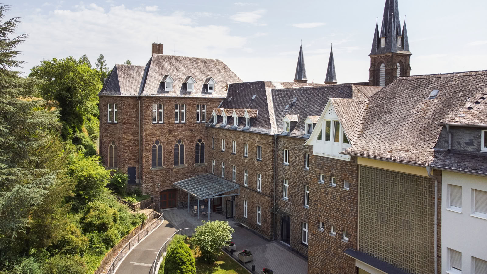 Yoga-detox-retreat med vandring på Kloster Waldbreitbach