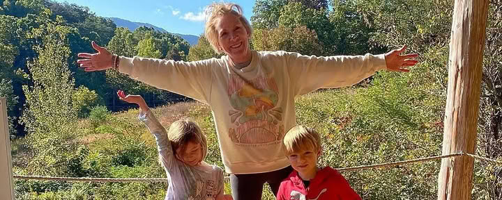 Familjevistelse i naturen | Familjevistelse i Smoky Mountains — Seven Springs