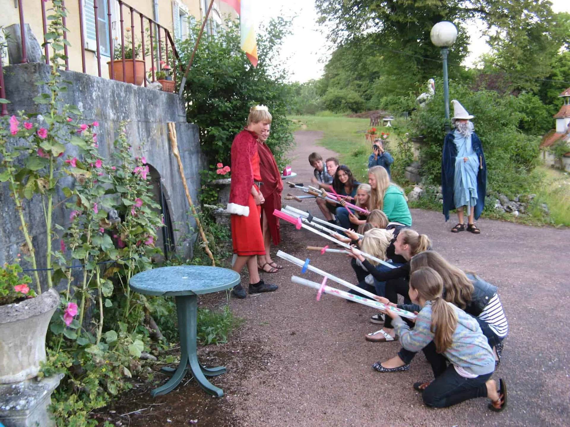 Om hobbitar, alver, dvärgar, människor och trollkarlar: barnvecka med Richard