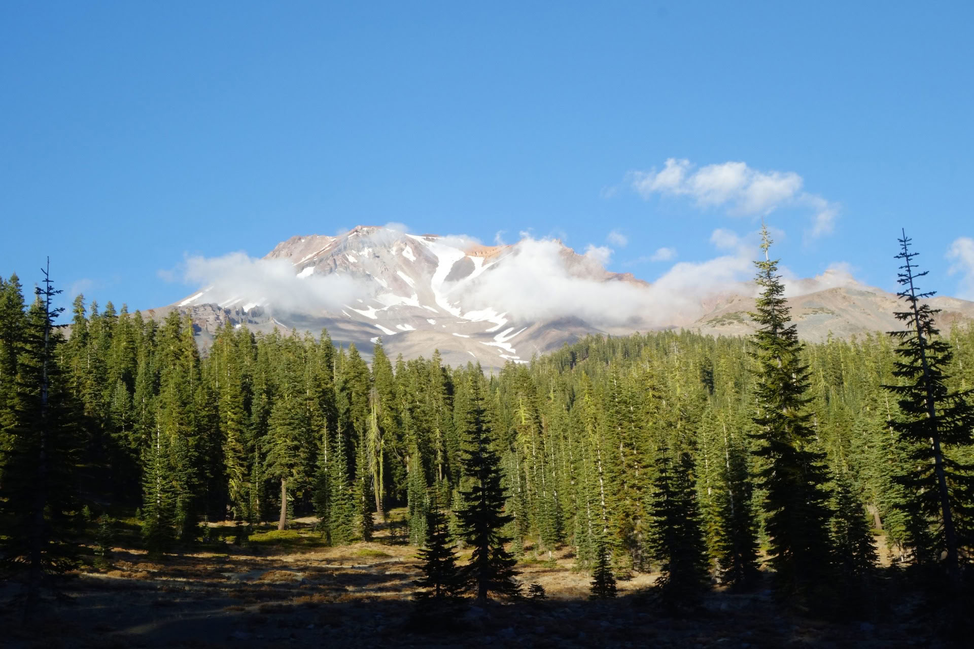 Premiumretreater vid Mount Shasta
