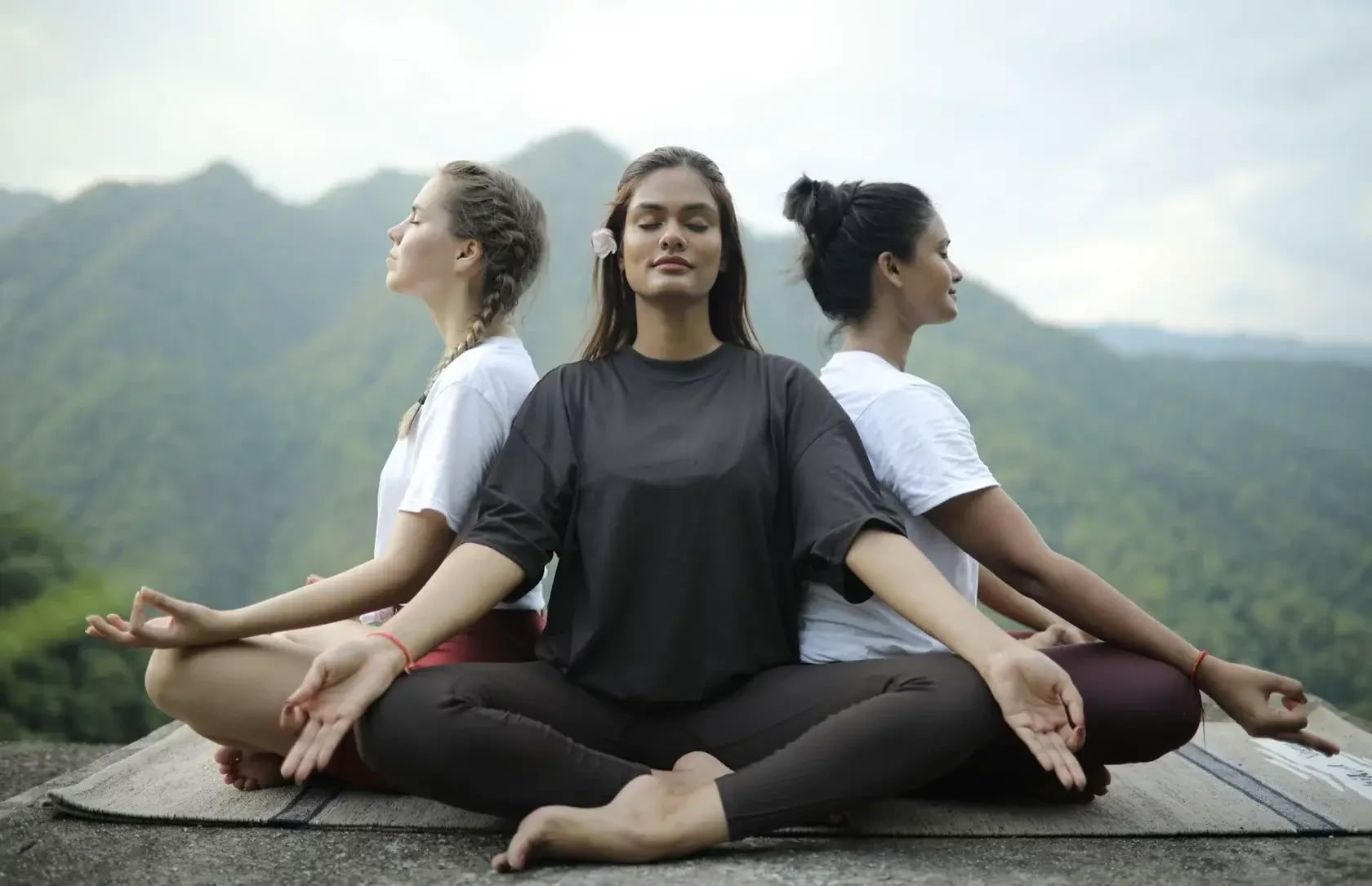 300 timmars yogalärarutbildning i Rishikesh – 13 aug–11 sep 2026
