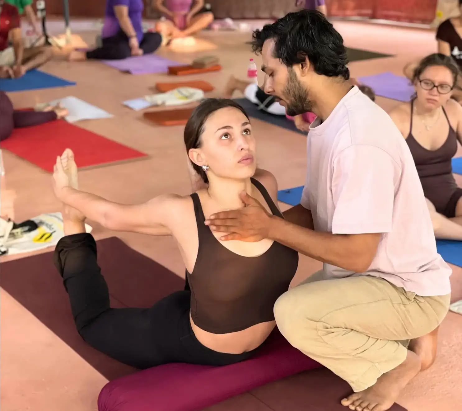 500-timmars yogalärarutbildning i Kerala – 3 jan – 26 jan 2027