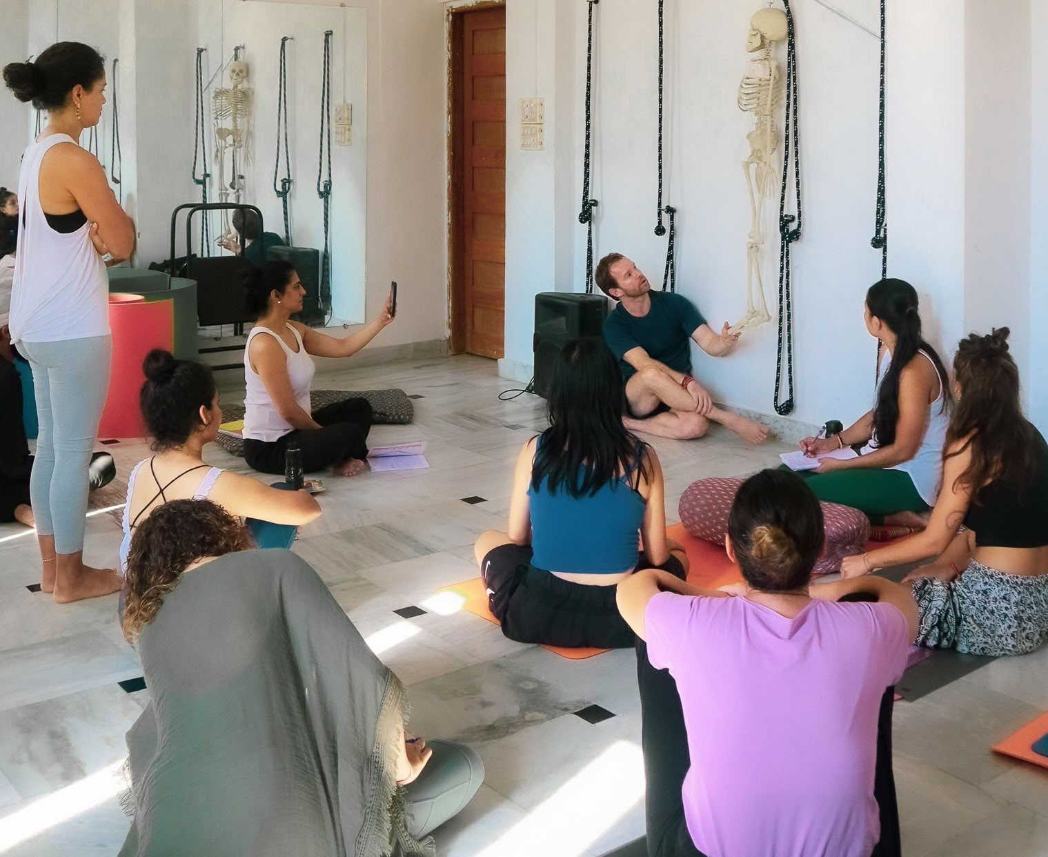 Special 200-timmars yogalärarutbildning i Rishikesh – 3–30 okt 2026