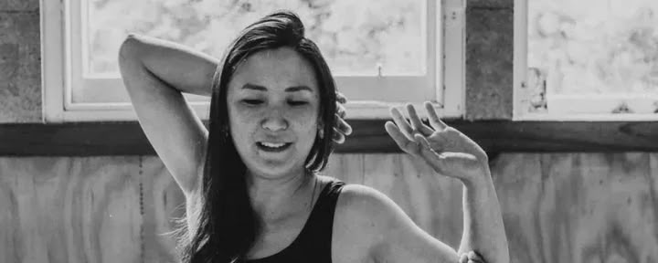 Intuitivt flödesyoga med Crystal Tan