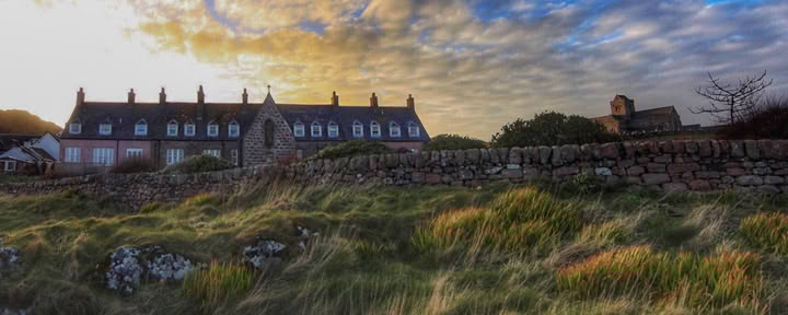 Att väva våra Iona-kopplingar: en vandrande, vaken pilgrimsfärd