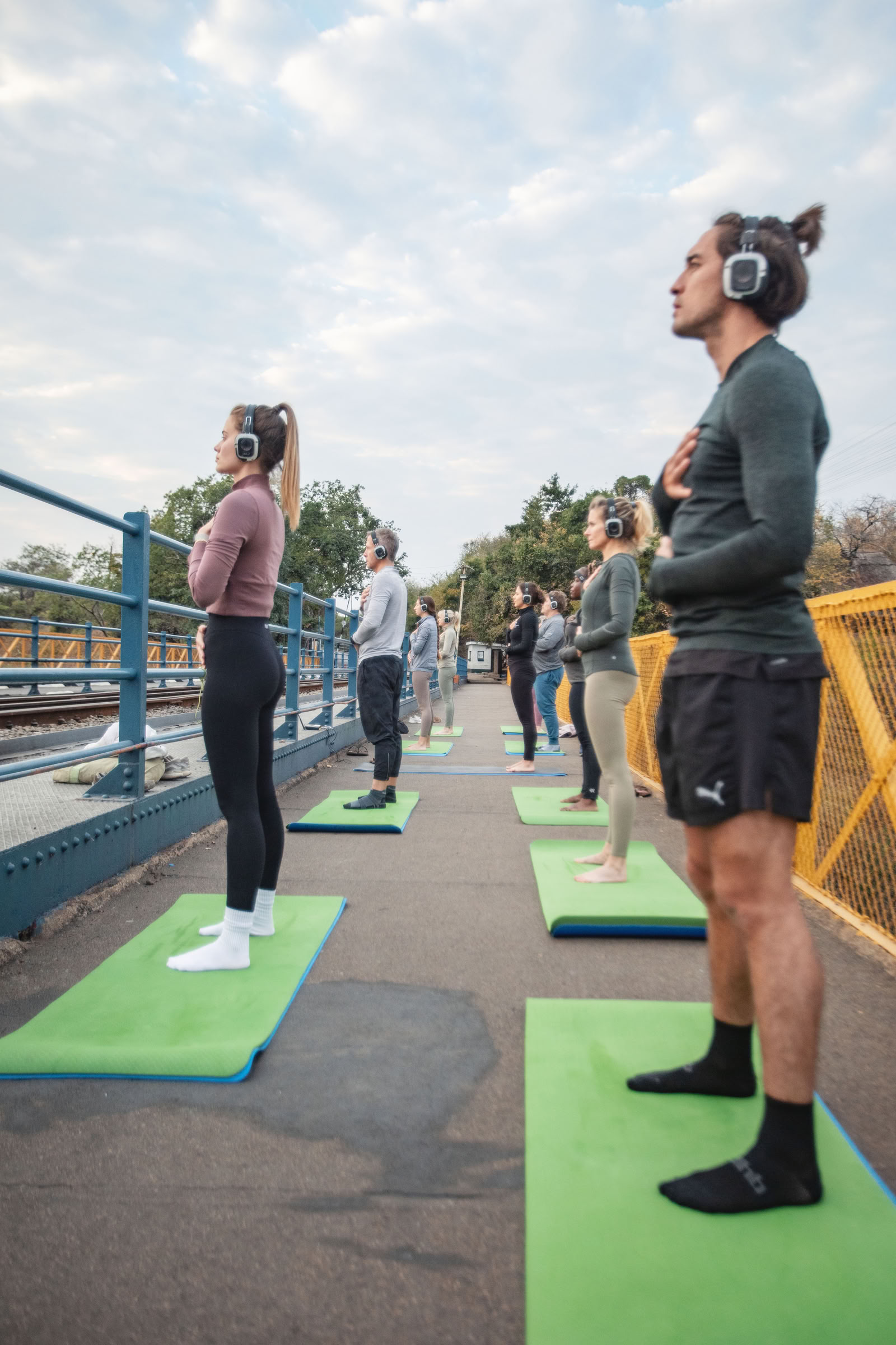 Yoga på bron