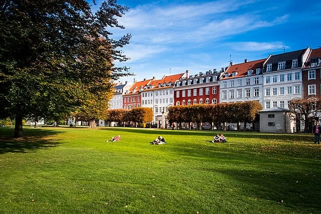 Yoga i parken: Kongens Have (Kungens trädgård)