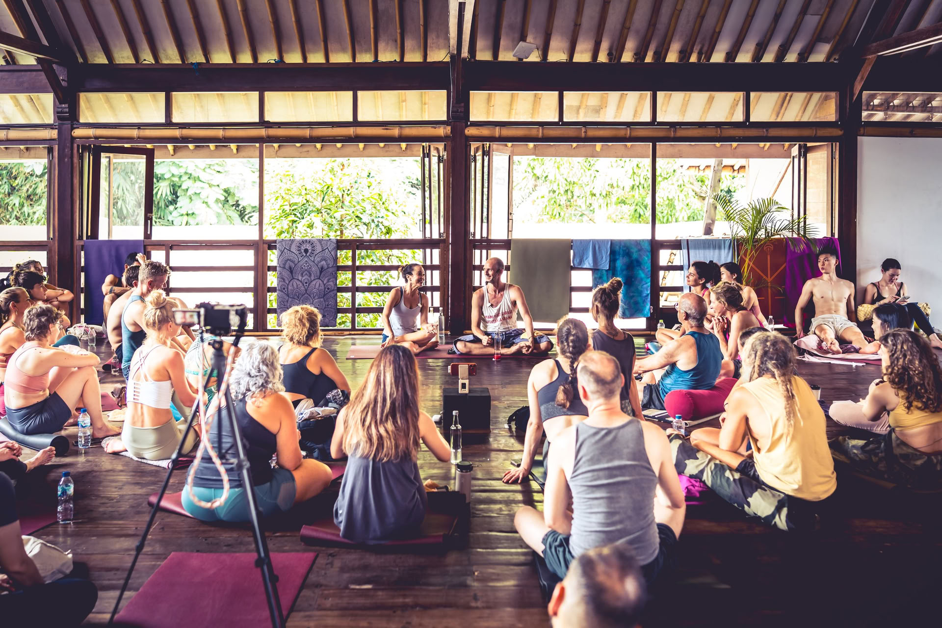 Bali Mysore-säsong och treveckorsfördjupning med Kino MacGregor och Tim Feldmann