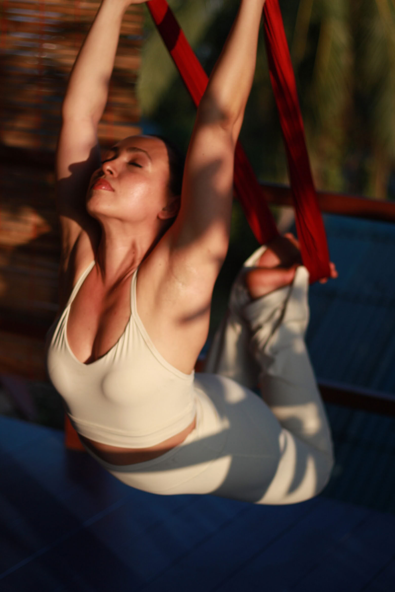 Aerial yin med livemusik