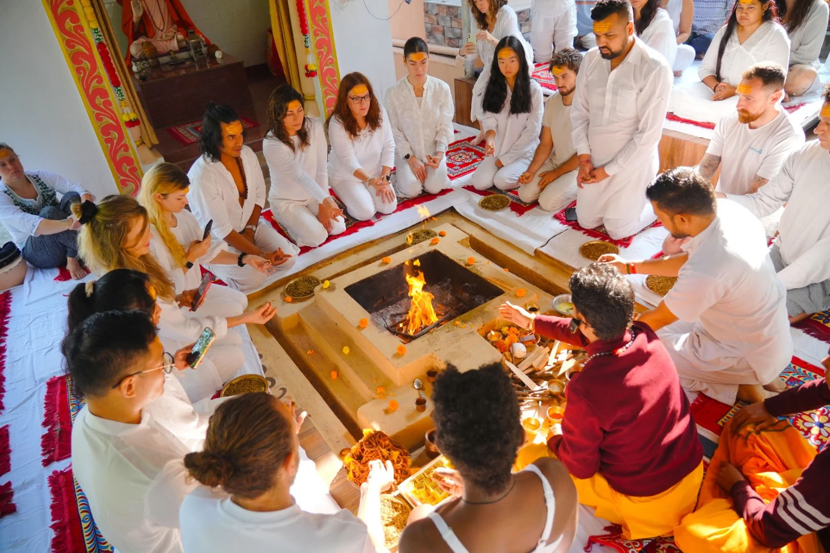 100-timmars yogalärarutbildning i Rishikesh