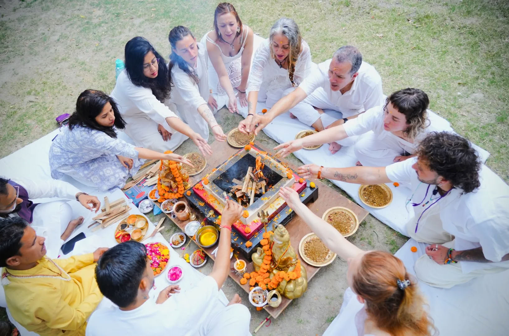 100-timmars yogalärarutbildning i Rishikesh