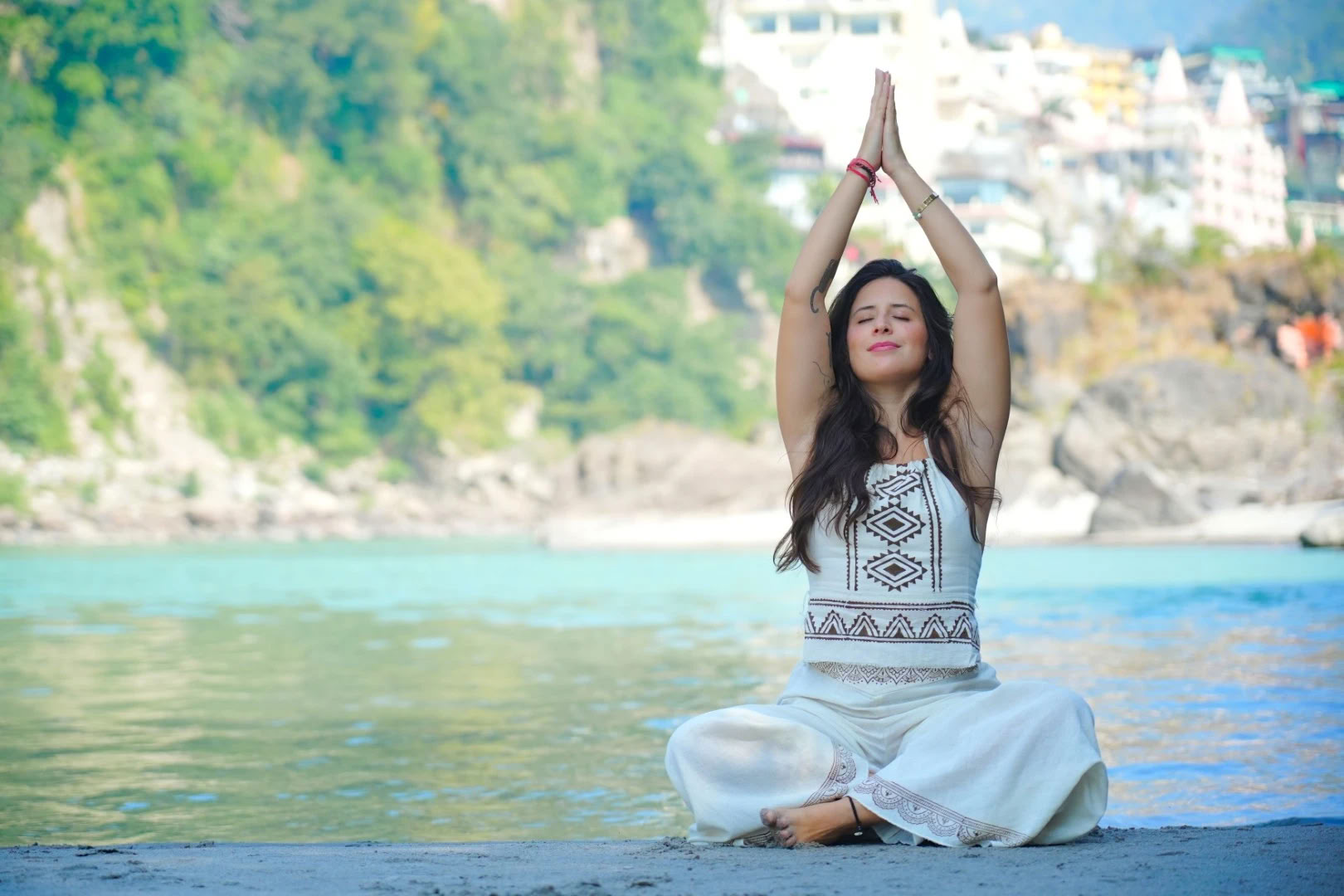 100-timmars yogalärarutbildning i Rishikesh