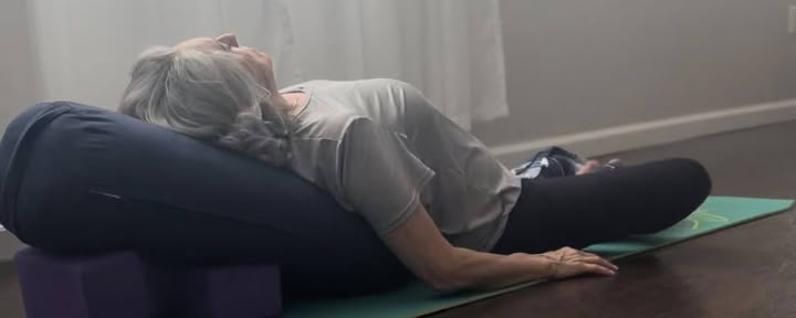 Återhämtande yoga och ljudhealing — The Yoga Shack