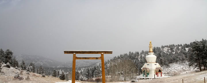 Att finna lugn och insikt genom andningen: en guidad meditationsretreat