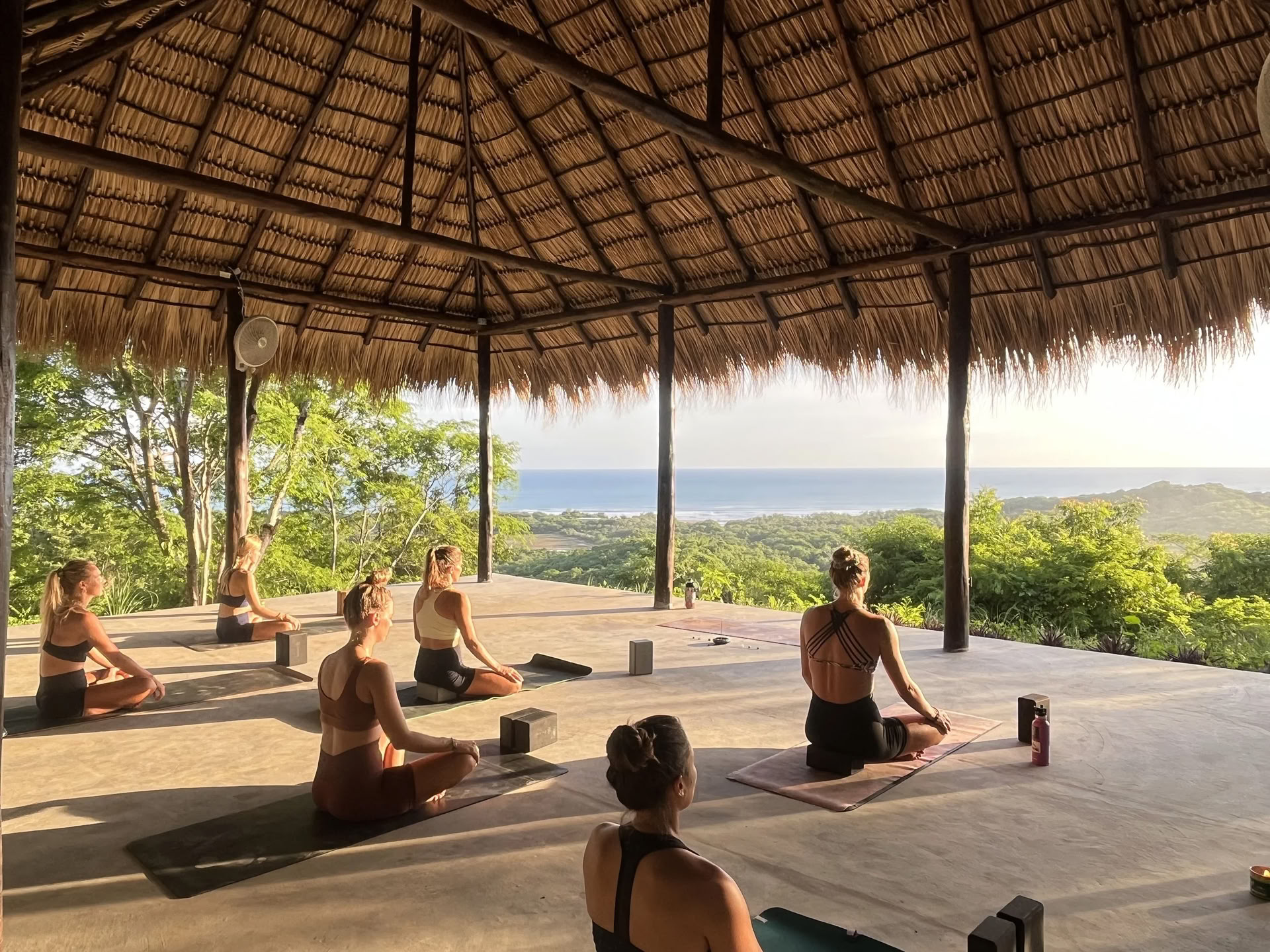 Yogaklass i Popoyo, Nicaragua