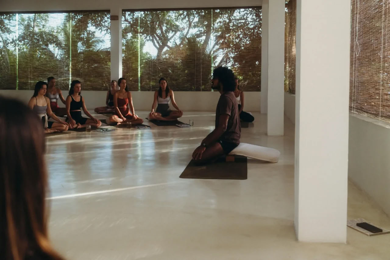 Synergi Vinyasa-yogaretreat på Lanka Yoga