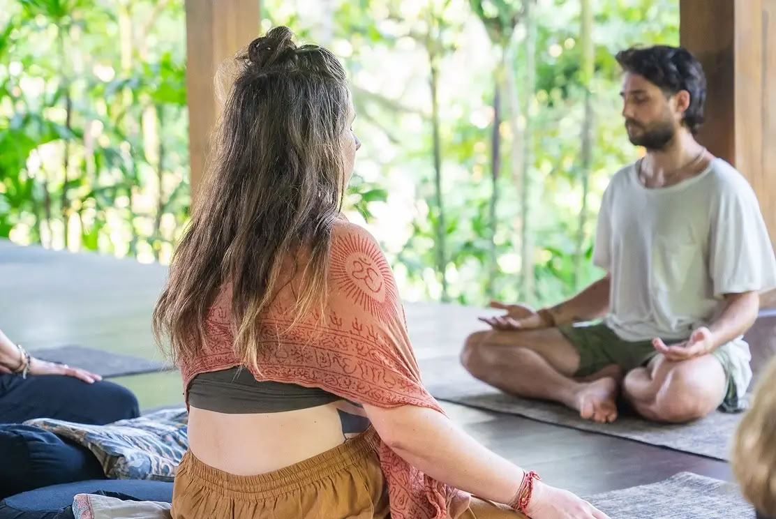 Frihets- och Jala Yoga-retreat med Liz Guardia och Bristol Maryott