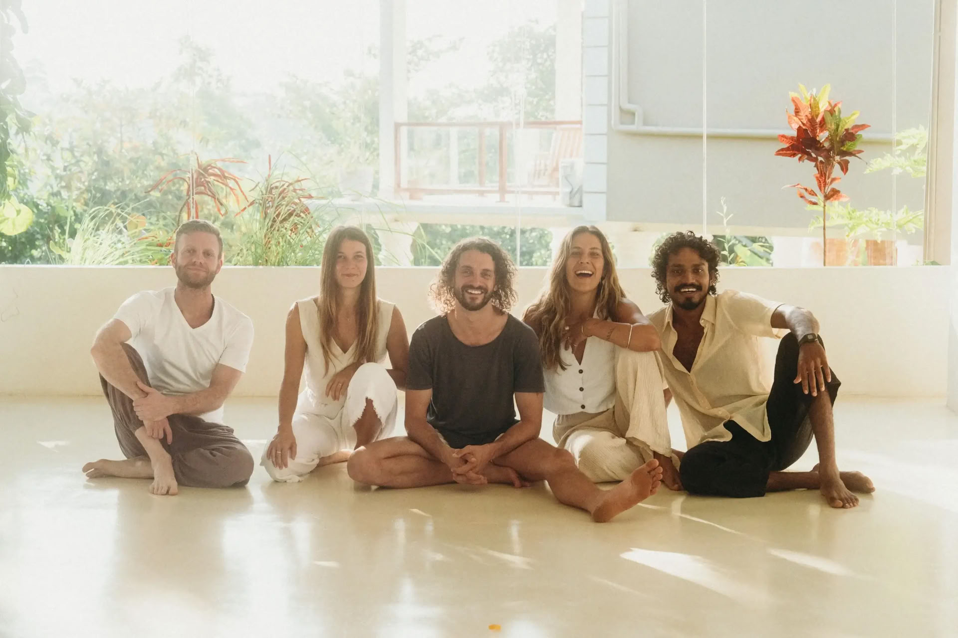 200-timmars Synergy Vinyasa-yogalärarutbildning – september 2026