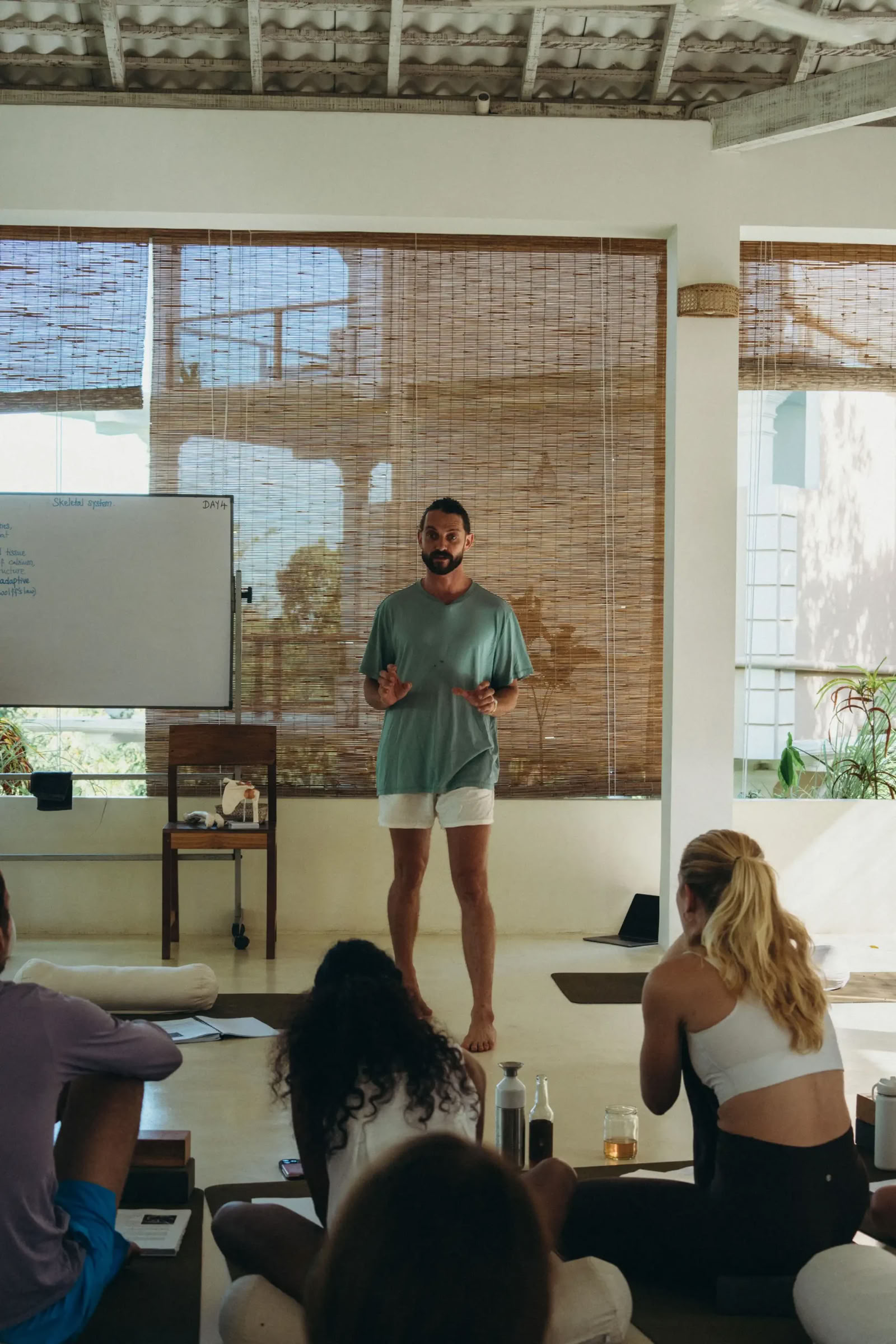 200-timmars lärarutbildning i hatha-yoga
