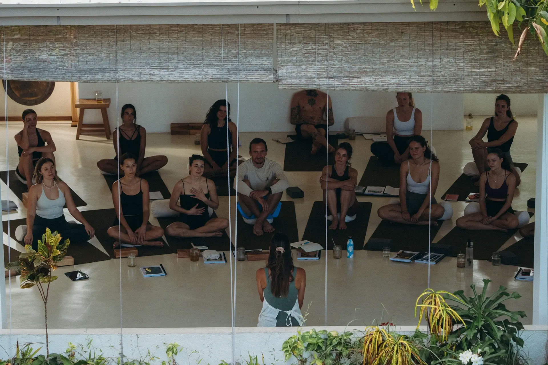 100-timmars lärarutbildning i Vinyasa- och Yin-yoga