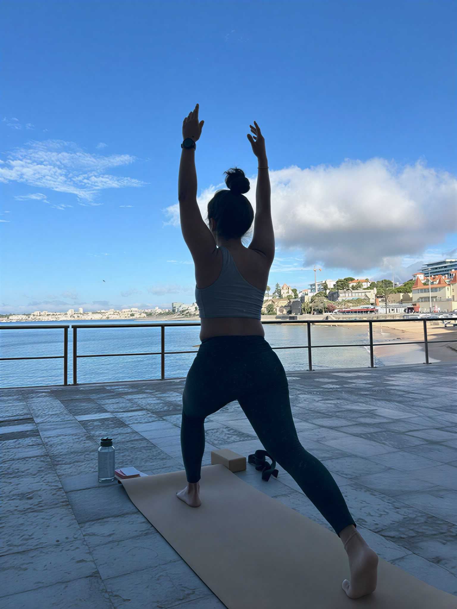 Surf- och yogaretreat för påverkan