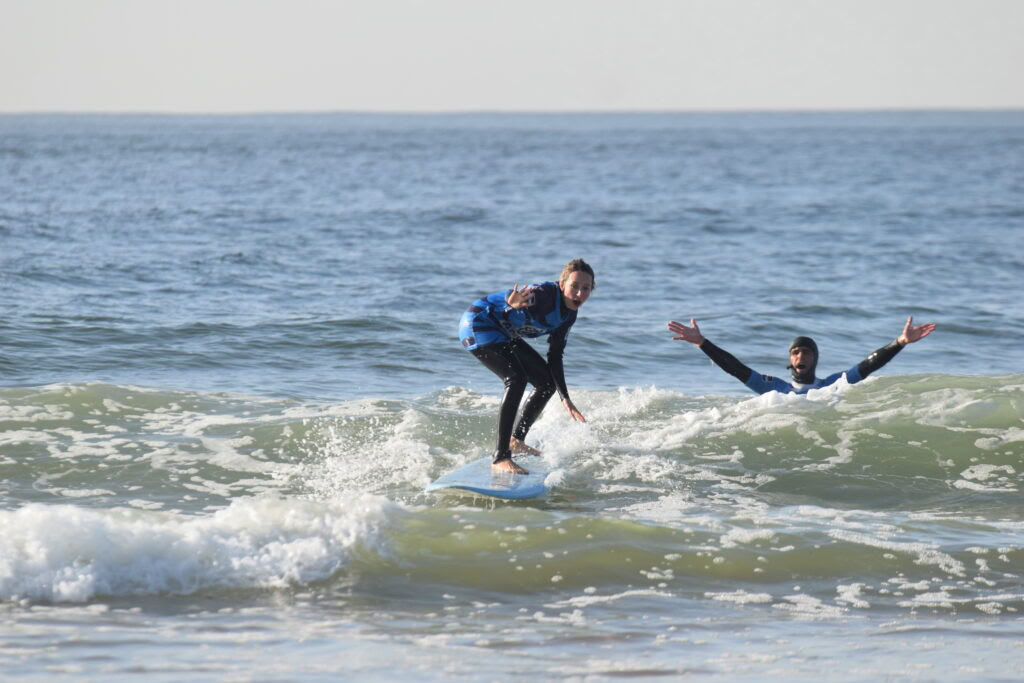 Surf- och yogaretreat för påverkan