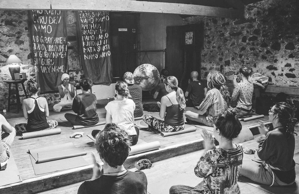 Utforska sinne och meditation – Kundaliniyogaworkshop