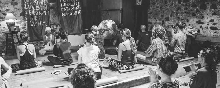 Utforska sinne och meditation – Kundaliniyogaworkshop