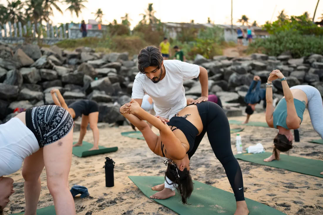 100 timmars yogalärarutbildning i Varkala, Kerala