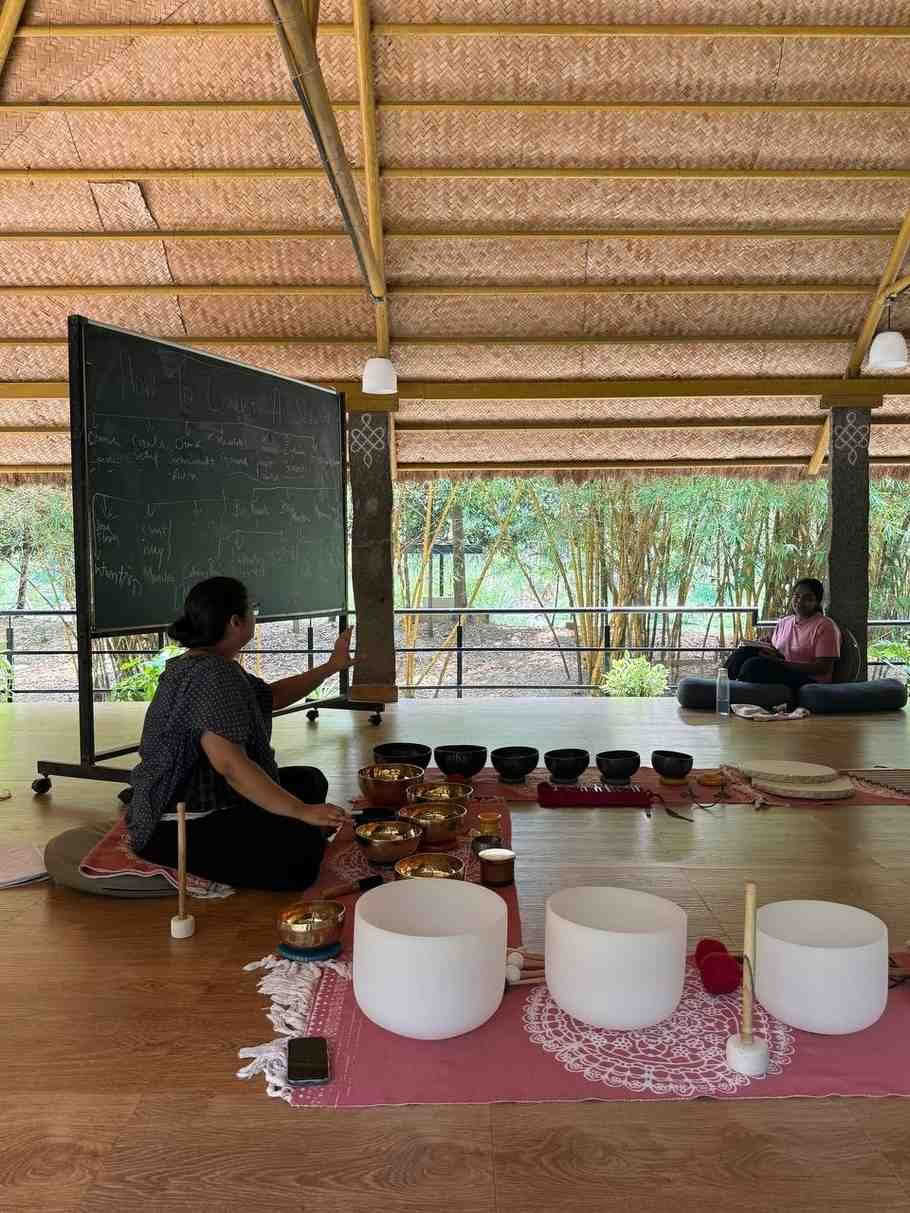 Ljudhelande meditationskurs i Mysore