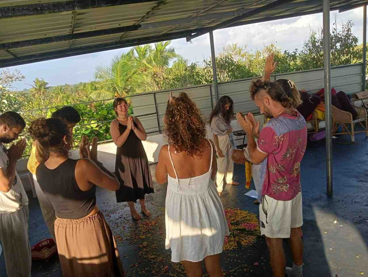500 timmars yogalärarutbildning i Kerala
