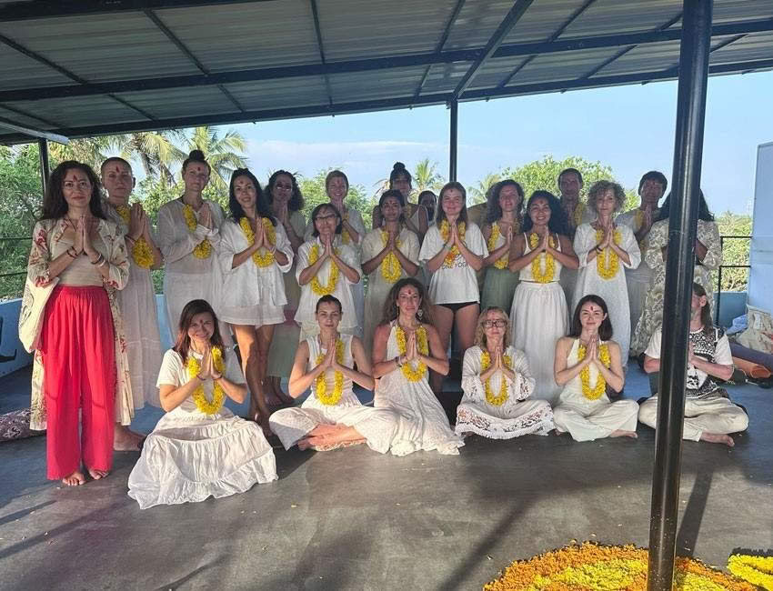 500 timmars yogalärarutbildning i Kerala