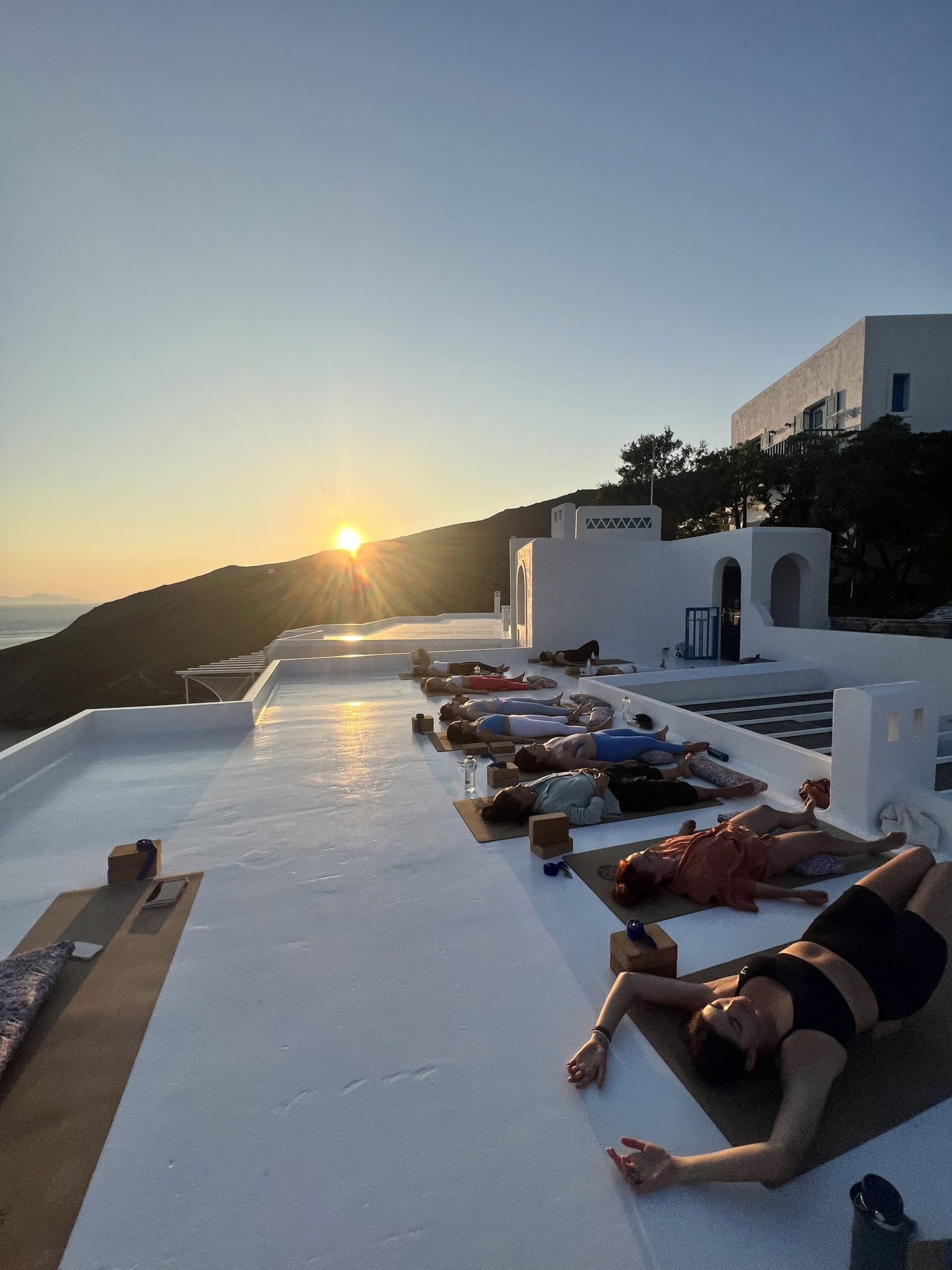 Konsten att ta emot: Fullmåne i Vattumannen på Amorgos