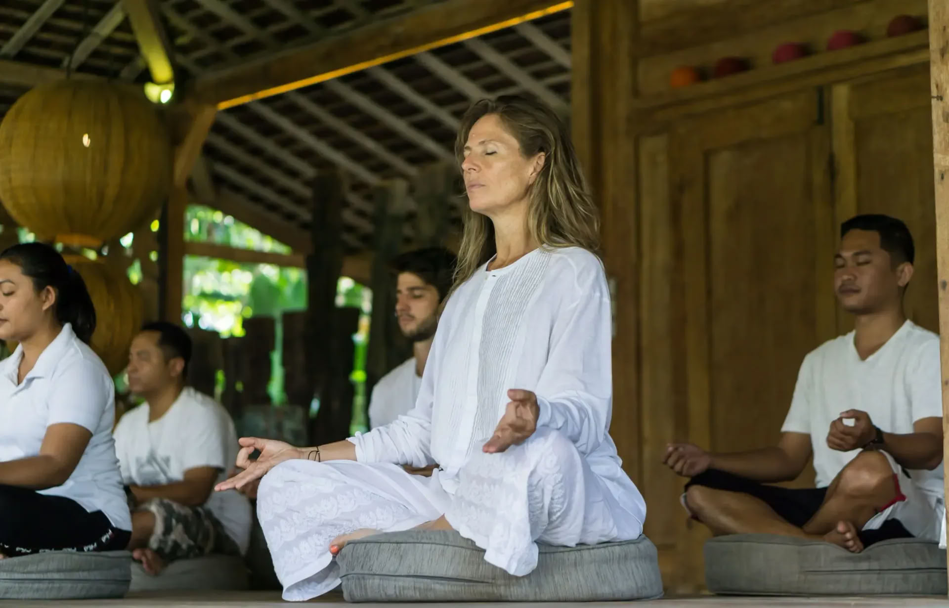 Balinesisk andningsövning och självläkande meditation i Umalas