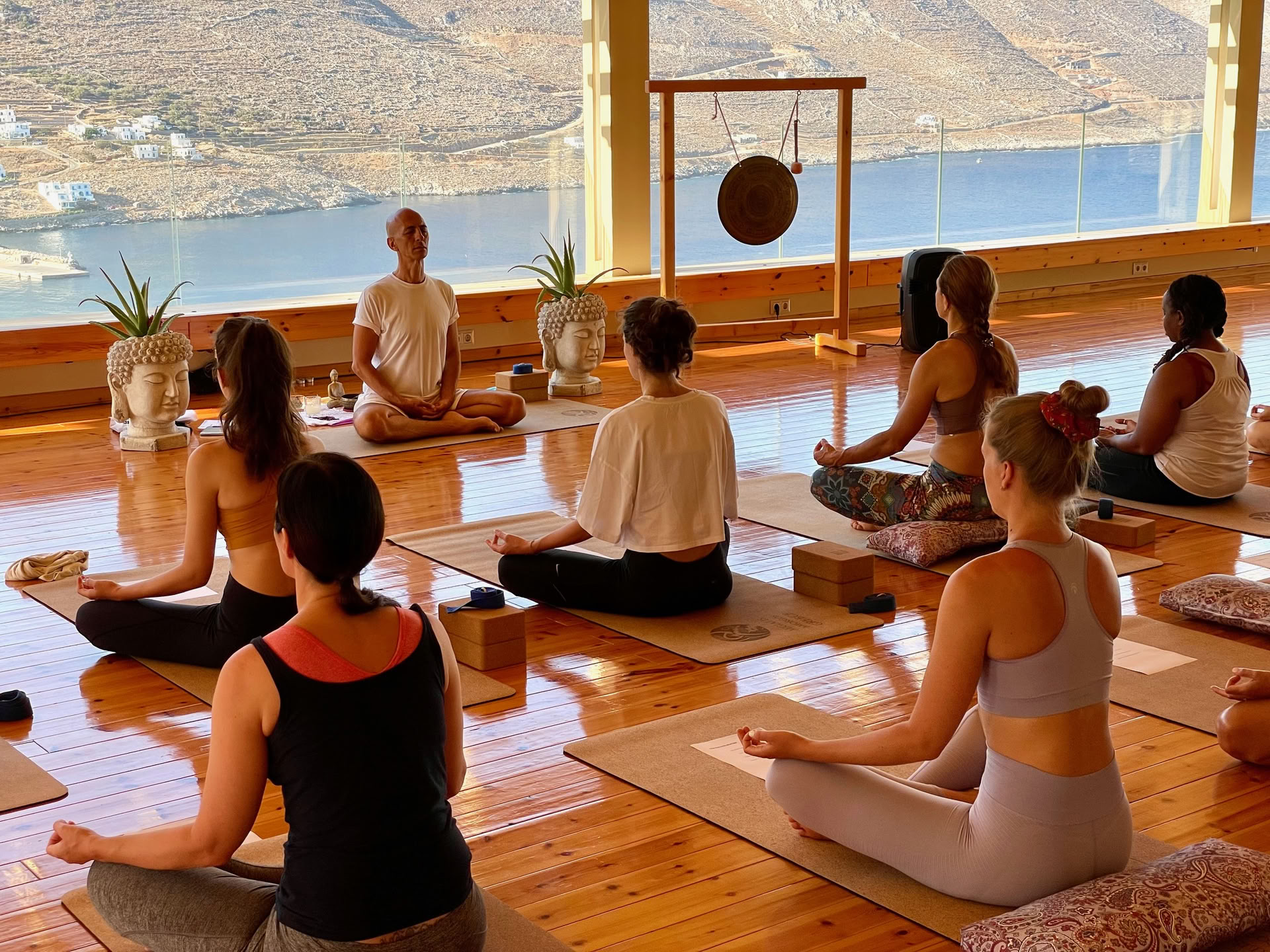 200-H Vinyasa- och Hathayogalärarutbildning, Kreta, Grekland 07–27 november 2026