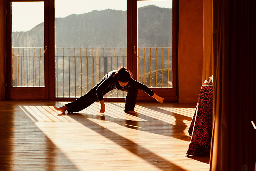 Dansande natur: rörelse-, yoga-, konst- och vandringsretreat