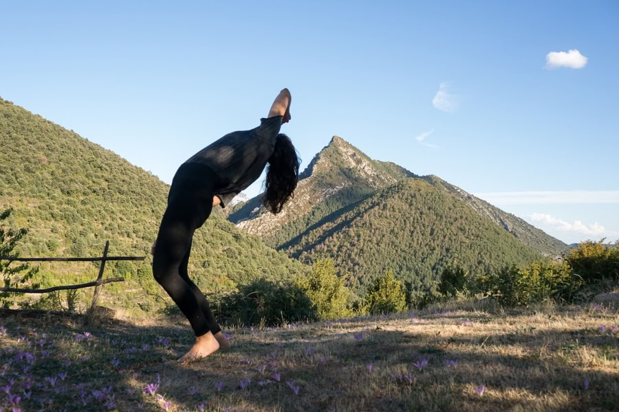 Dansande natur: rörelse-, yoga-, konst- och vandringsretreat
