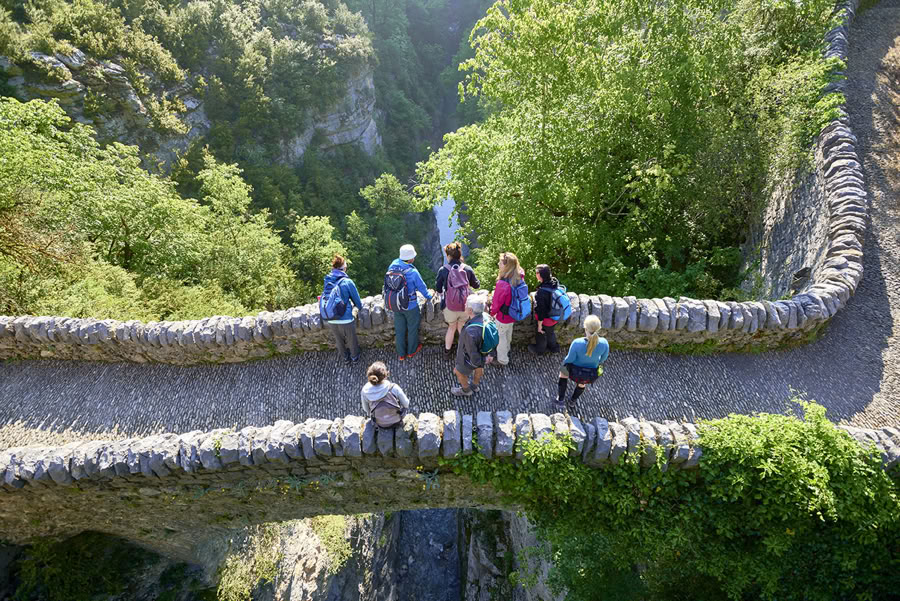 Skogsbad: yoga-, konst- och naturretreat