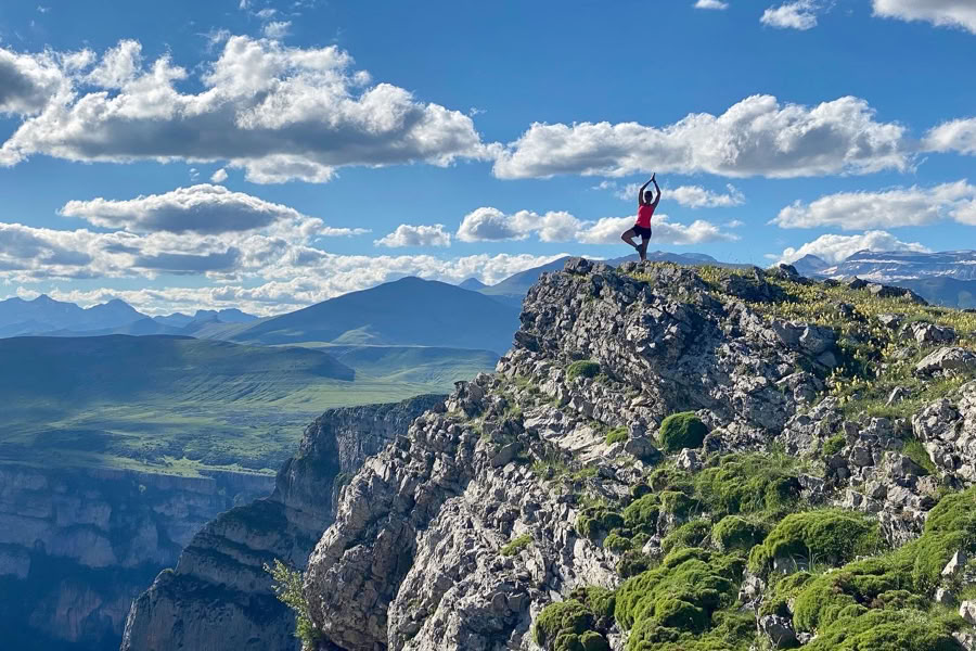 Meditativ pilgrimsfärd: lång vandring och yogaretreat