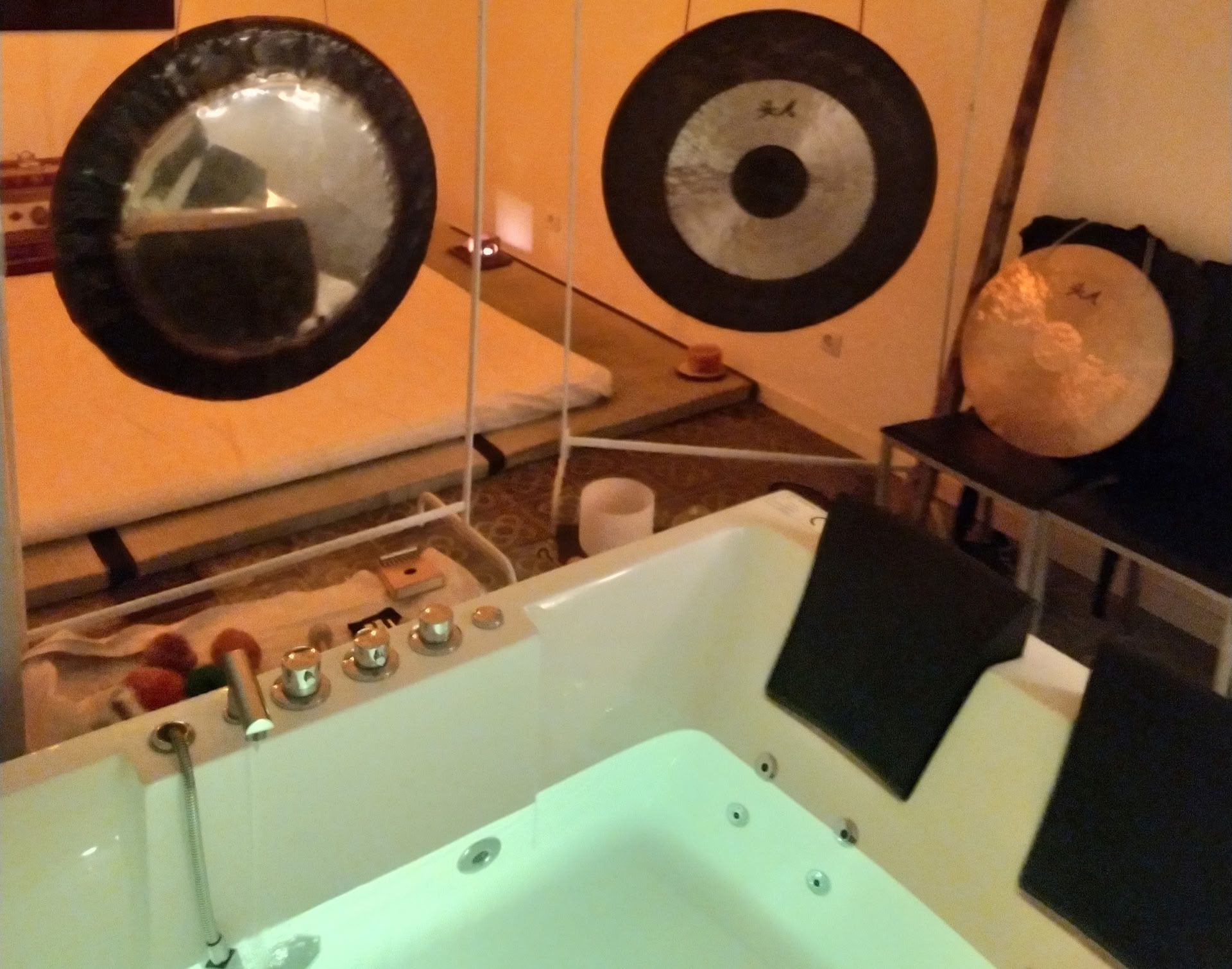 Gongjacuzzi 1 | Tantra