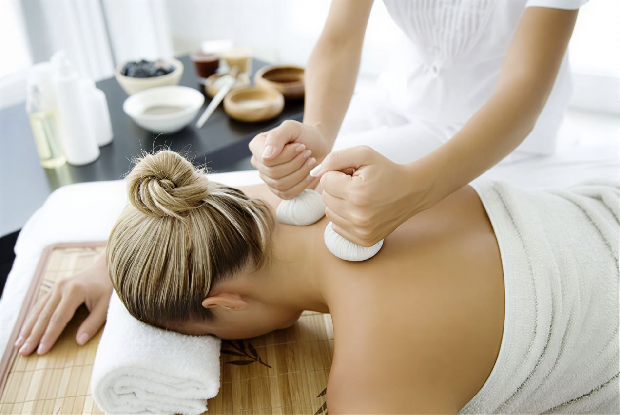 14-nätters Panchakarma Ayurveda-program på Manaltheeram Ayurveda Beach Village, Kovalam