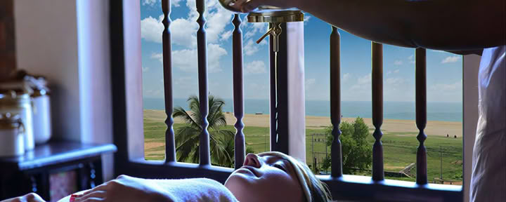 14-nätters Panchakarma Ayurveda-program på Manaltheeram Ayurveda Beach Village, Kovalam