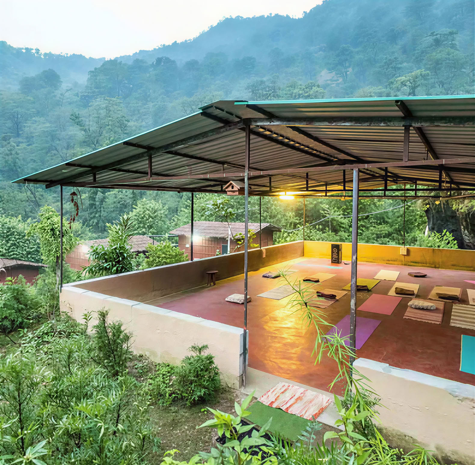 100 timmars yogalärarutbildning i Rishikesh