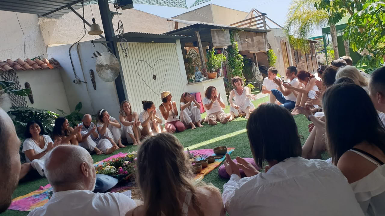Retreat med ayahuasca och traditionell ursprungsmedicinsk behandling