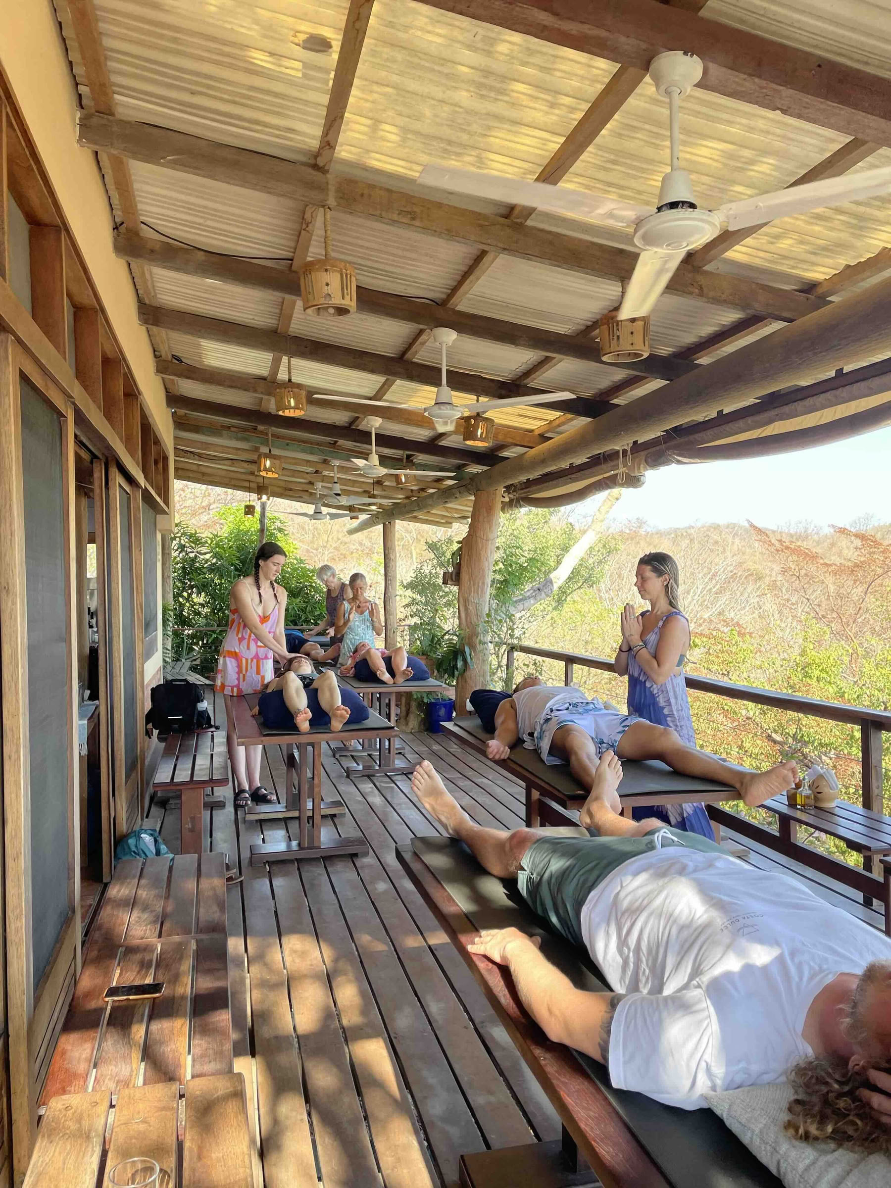 Usui Reiki- och yogaretreat — Mother of Pearl Healing Center