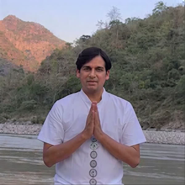 300 timmars avancerad yogalärarutbildning i Rishikesh