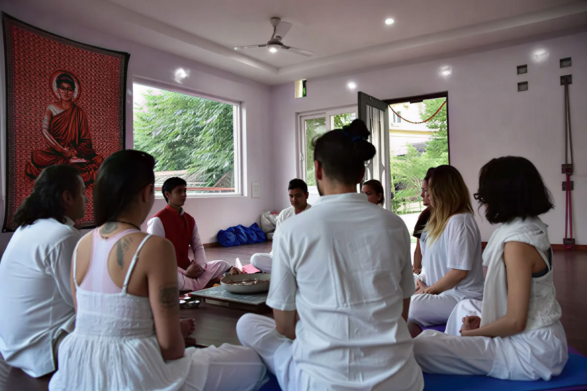 100-timmars utbildning till meditationslärare i Rishikesh – 2–14 jan 2027